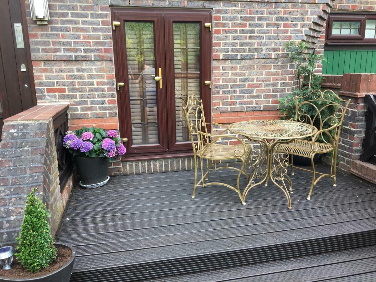 Dockside Villa Londen Buitenkant foto