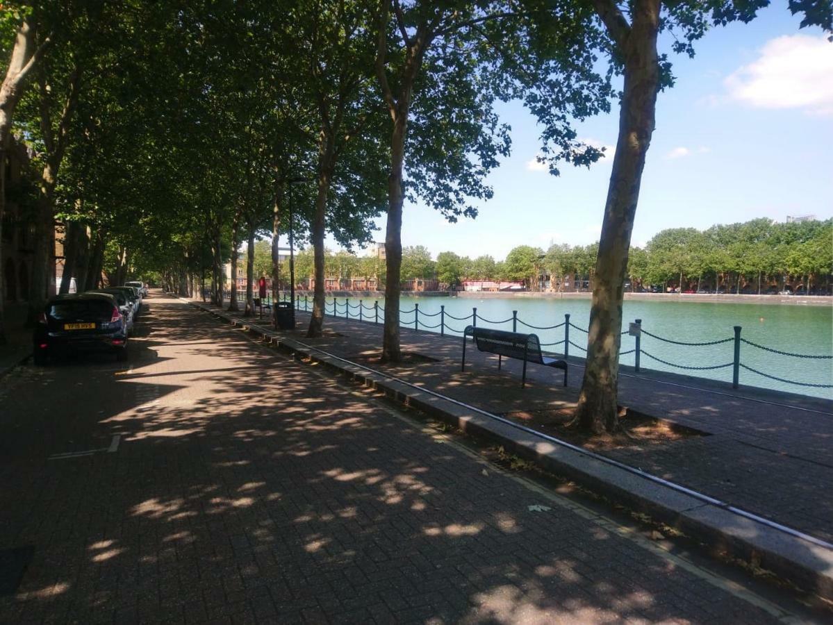 Dockside Villa Londen Buitenkant foto